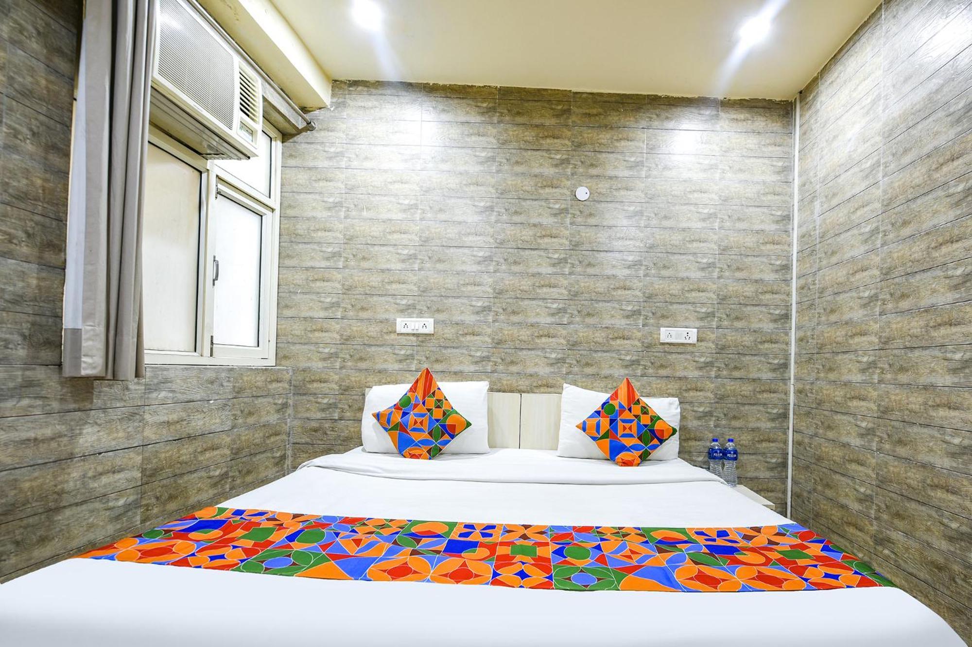Fabhotel Model Town Нью-Дели Экстерьер фото