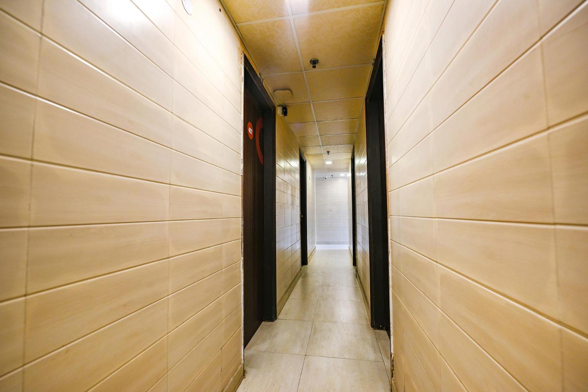 Fabhotel Model Town Нью-Дели Экстерьер фото